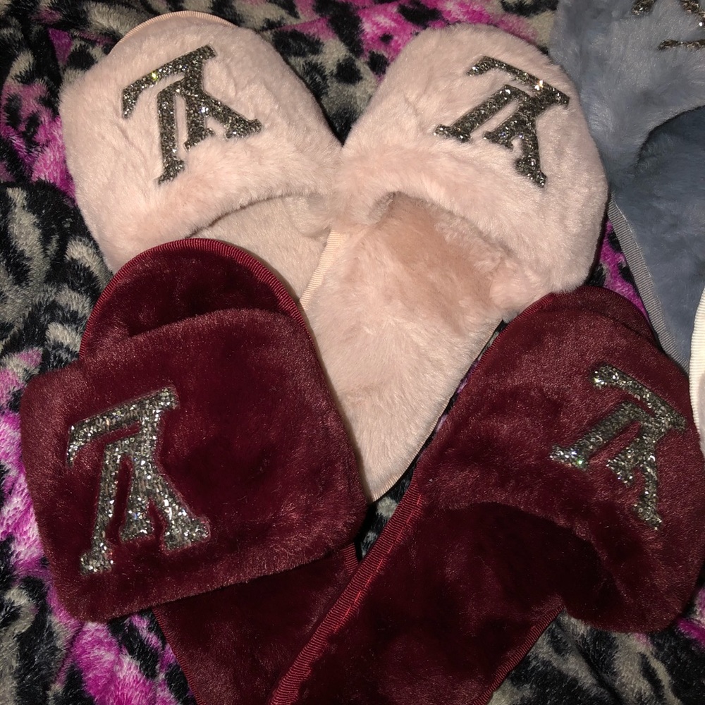 Women’s Furry Slides